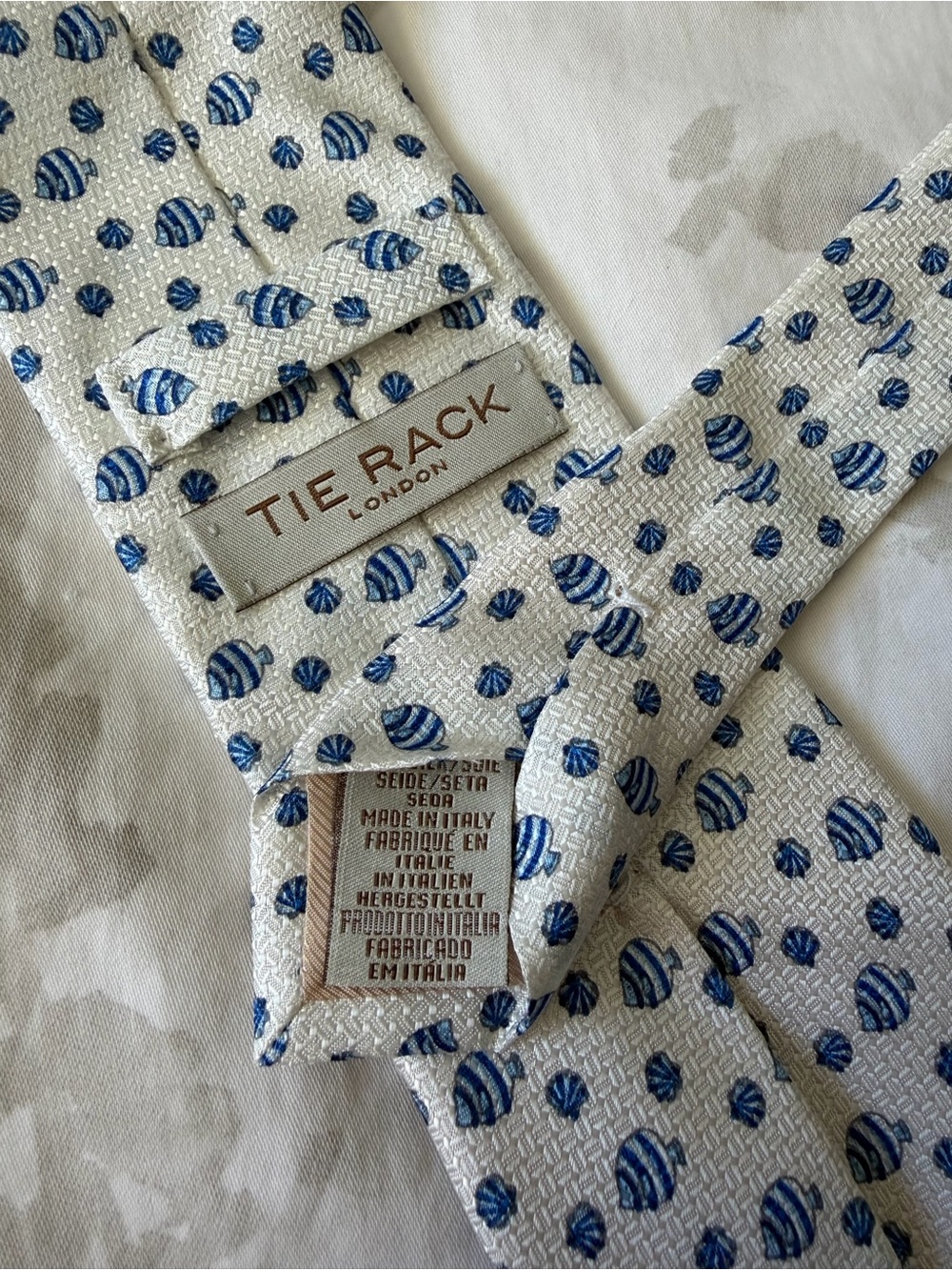 Tie Rack London	Fish Shells Woven Geometric Skinny 100% Silk Tie Made In Italy